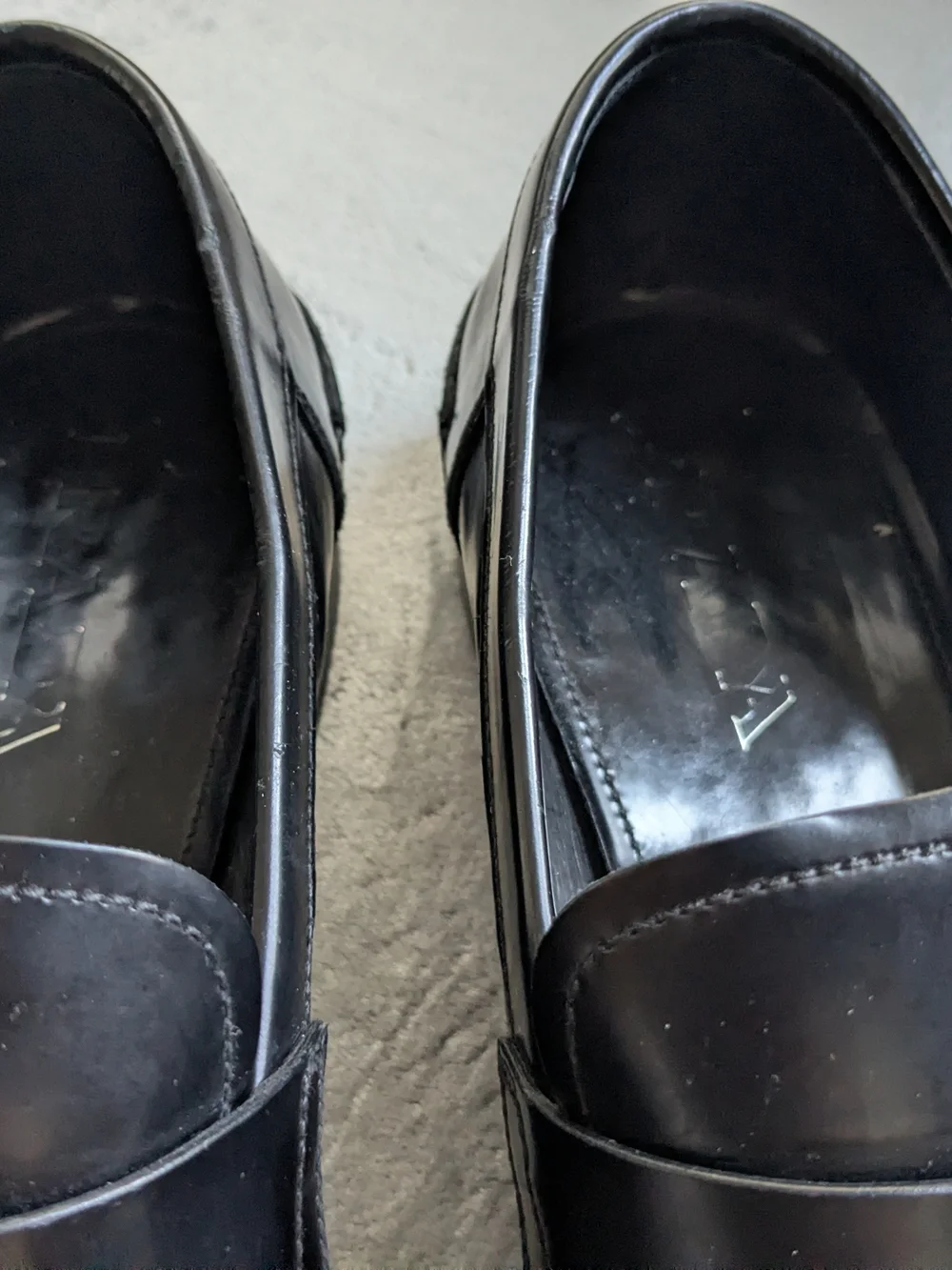 Prada loafers 100%